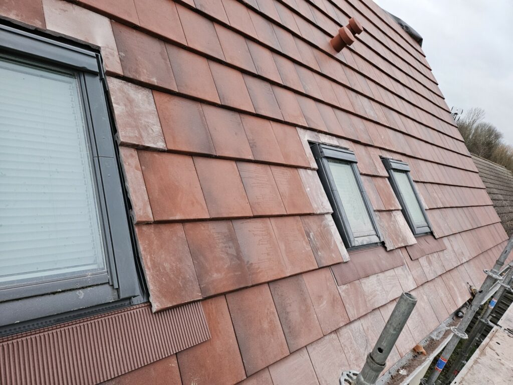 Couvreur Francky Kessler - Rénovation toiture et pose Velux terminées sur cette maison - Artisan couvreur 10 Aube Francky Kessler Couvreur Francky Kessler - Rénovation toiture et pose Velux terminées sur cette maison - Artisan couvreur 10 Aube Francky Kessler