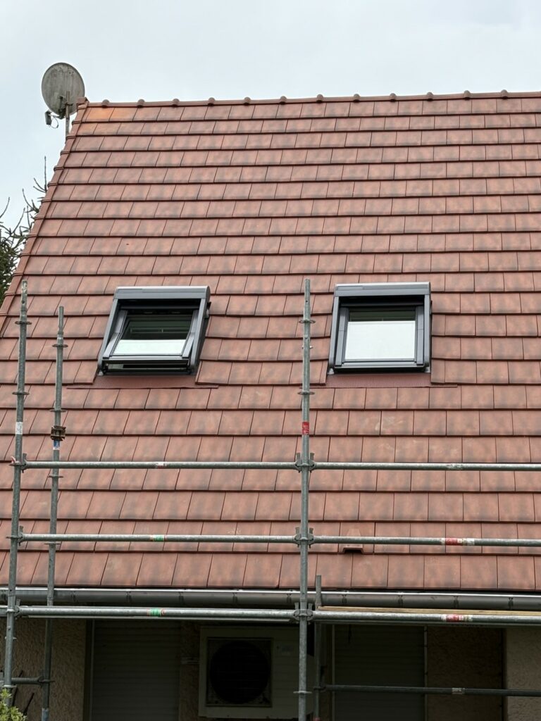 Pose Velux sur toiture Maison à Potangis par Couvreur Kessler