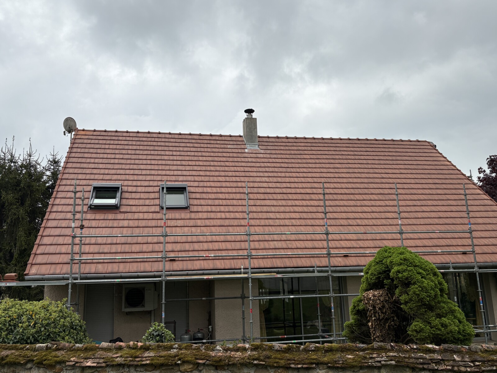 Pose Velux sur toiture Maison à Potangis par Couvreur Kessler